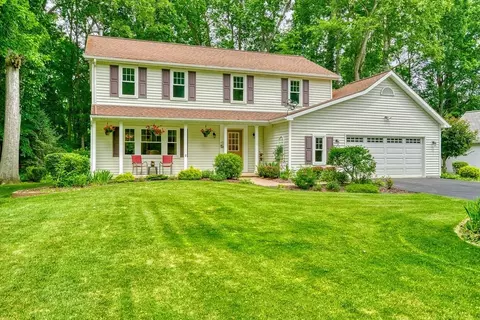 426 Murwood Ln, Webster, NY 14580