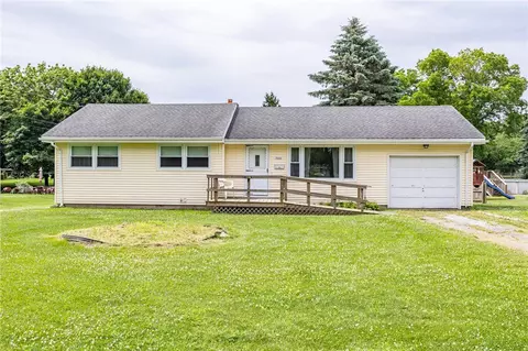 3266 Stanton Pkwy, Caledonia, NY 14423