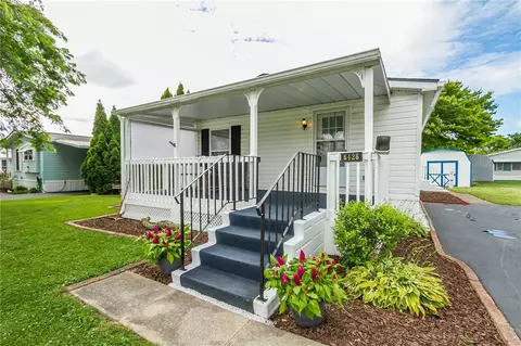 6426 Francis Dr #126, Victor, NY 14564