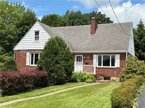 415 W Hemlock Ave, Kane, PA 16735