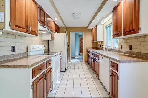 120 Scotch Ln, Irondequoit, NY 14617 photo 6