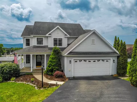 140 Saint Andrews Dr, Horseheads, NY 14845