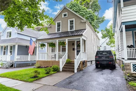 3 Regent St, Rochester, NY 14607