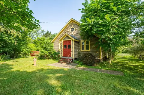 6689 Miller Rd, Arcadia, NY 14513
