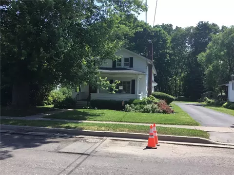 43 South St, Le Roy, NY 14482