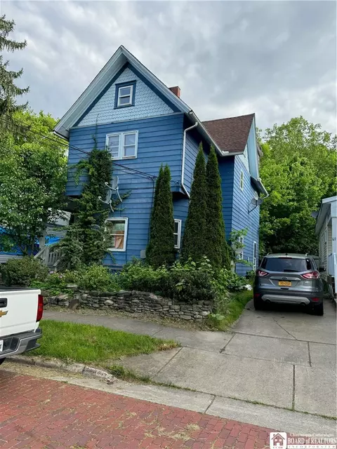 609 E 8th St, Jamestown, NY 14701