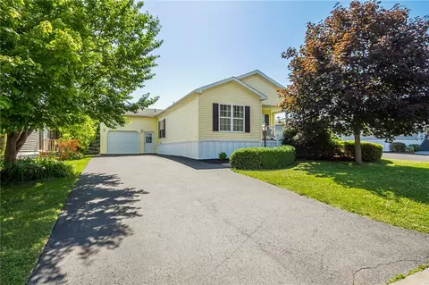 6347 Roberts Dr, Victor, NY 14564