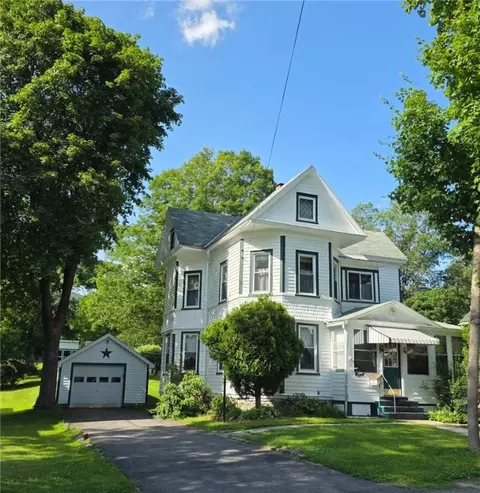 77 Vestal Ave, Hancock, NY 13783