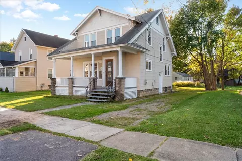 23 Peacock St, Auburn, NY 13021