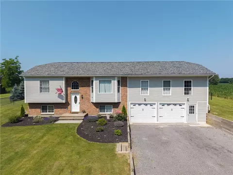 66 Sheldon St, Castile, NY 14427