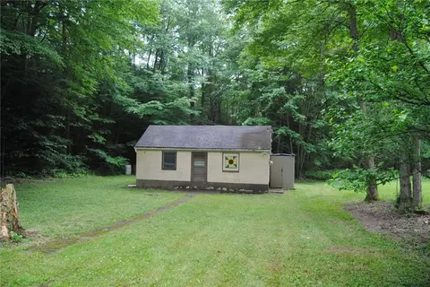 95 Demo Dr, Highland Twp, PA 16735