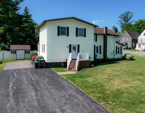 34 Trumbull Pkwy, Batavia, NY 14020