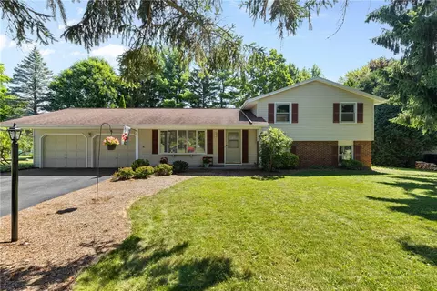 6 Silver Birch Cir, Perinton, NY 14450
