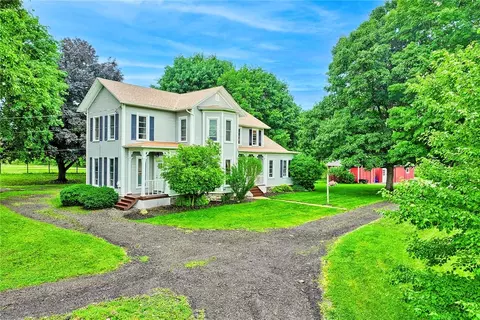 2360 Harris Rd, Palmyra, NY 14522