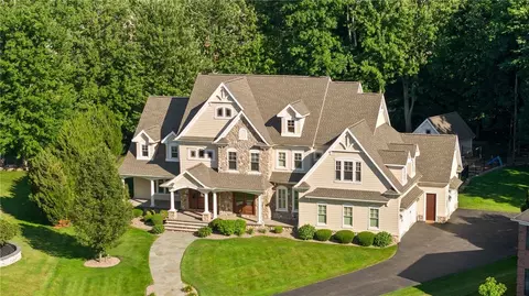 25 New Hampton Pl, Greece, NY 14626