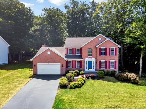 15 Langston Pt, Pittsford, NY 14534