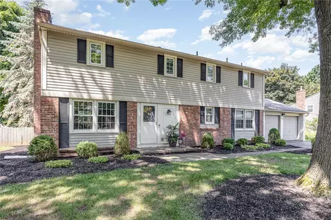 578 Bending Bough Dr, Webster, NY 14580
