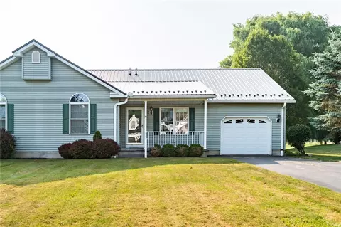 32 Valle Dr, Batavia, NY 14020