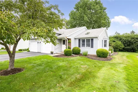 125 Flower Dale Dr, Greece, NY 14626