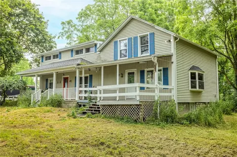 10743 Transit Rd, Pavilion, NY 14525