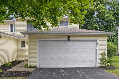 24 Bucklebury Hl, Perinton, NY 14450
