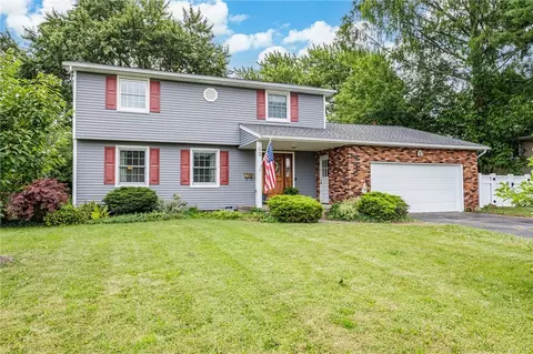 60 Lyncourt Park, Greece, NY 14612