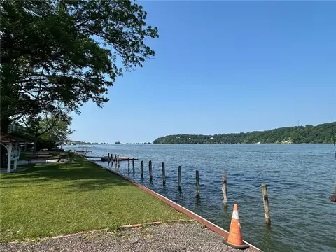 View/Area - 472 Seneca Rd, Irondequoit, NY 14622 photo 3 of 4