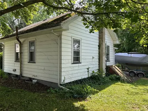 Exterior - 472 Seneca Rd, Irondequoit, NY 14622 photo 3 of 7