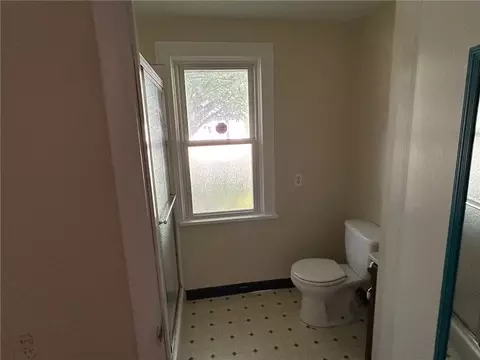 Bath - 472 Seneca Rd, Irondequoit, NY 14622 photo 2 of 4