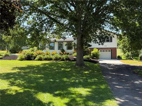 11948 River Rd, Corning, NY 14830