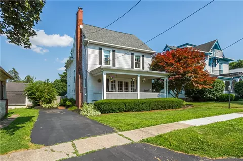 12 Park Pl, Shortsville, NY 14548