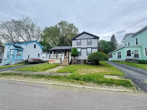 7 High St, Lyons, NY 14489
