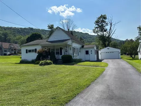 12 Royal Ave, Bradford, PA 16701