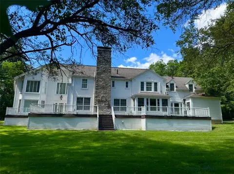104 Taragreen Ln, Norwich, NY 13815