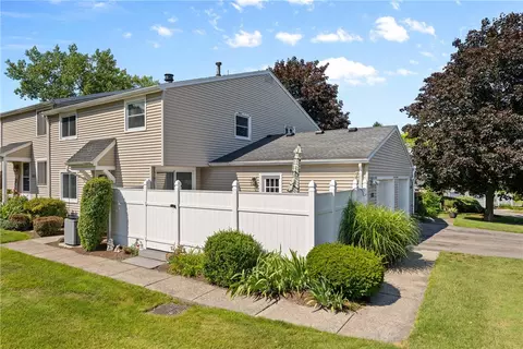 1521 Aster Ter, Walworth, NY 14568