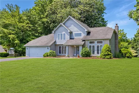 47 Edenfield Rd, Penfield, NY 14526