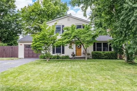 25 Killdeer Ln, Perinton, NY 14450