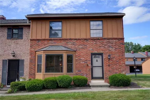9 Dunbridge Hts, Perinton, NY 14450