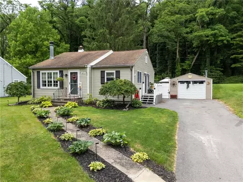 5879 Bonnie Lynn Ter, Fleming, NY 13021