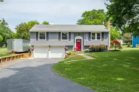 3257 Ellen Pl, Caledonia, NY 14423