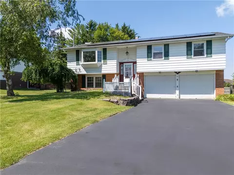 55 Wegman St, Sennett, NY 13021