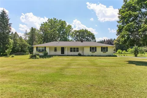 24 Riga Mumford Rd, Riga, NY 14428
