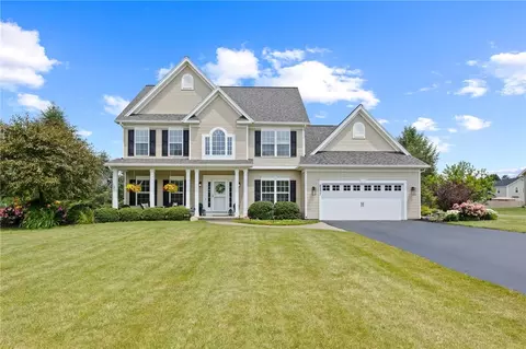 6237 Pheasants Xing, Farmington, NY 14425