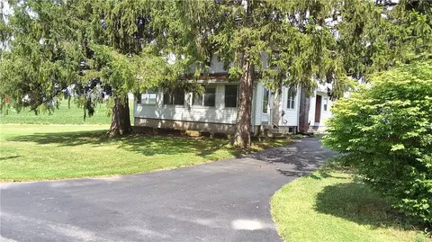 7516 Beach Rd, Auburn, NY 13021