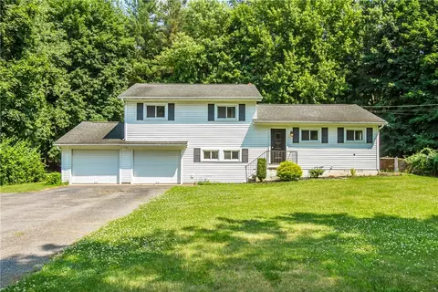354 Marsh Rd, Pittsford, NY 14534