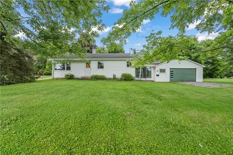 22 Ogden Parma Tl Rd, Parma, NY 14559