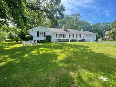 73 Church St, Waterloo, NY 13165