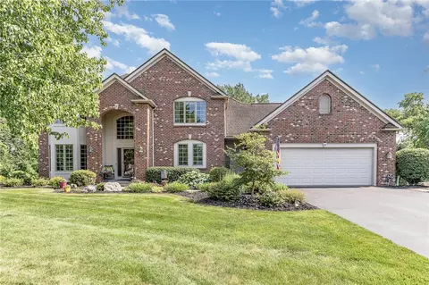 9 Ceramar Dr, Perinton, NY 14526