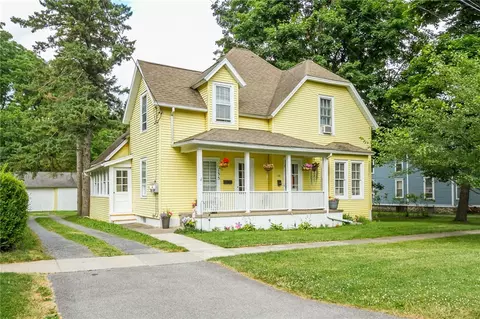 133-135 Park St, Canandaigua, NY 14424