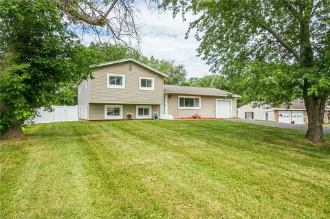 209 Thompson Rd, Rochester, NY 14623